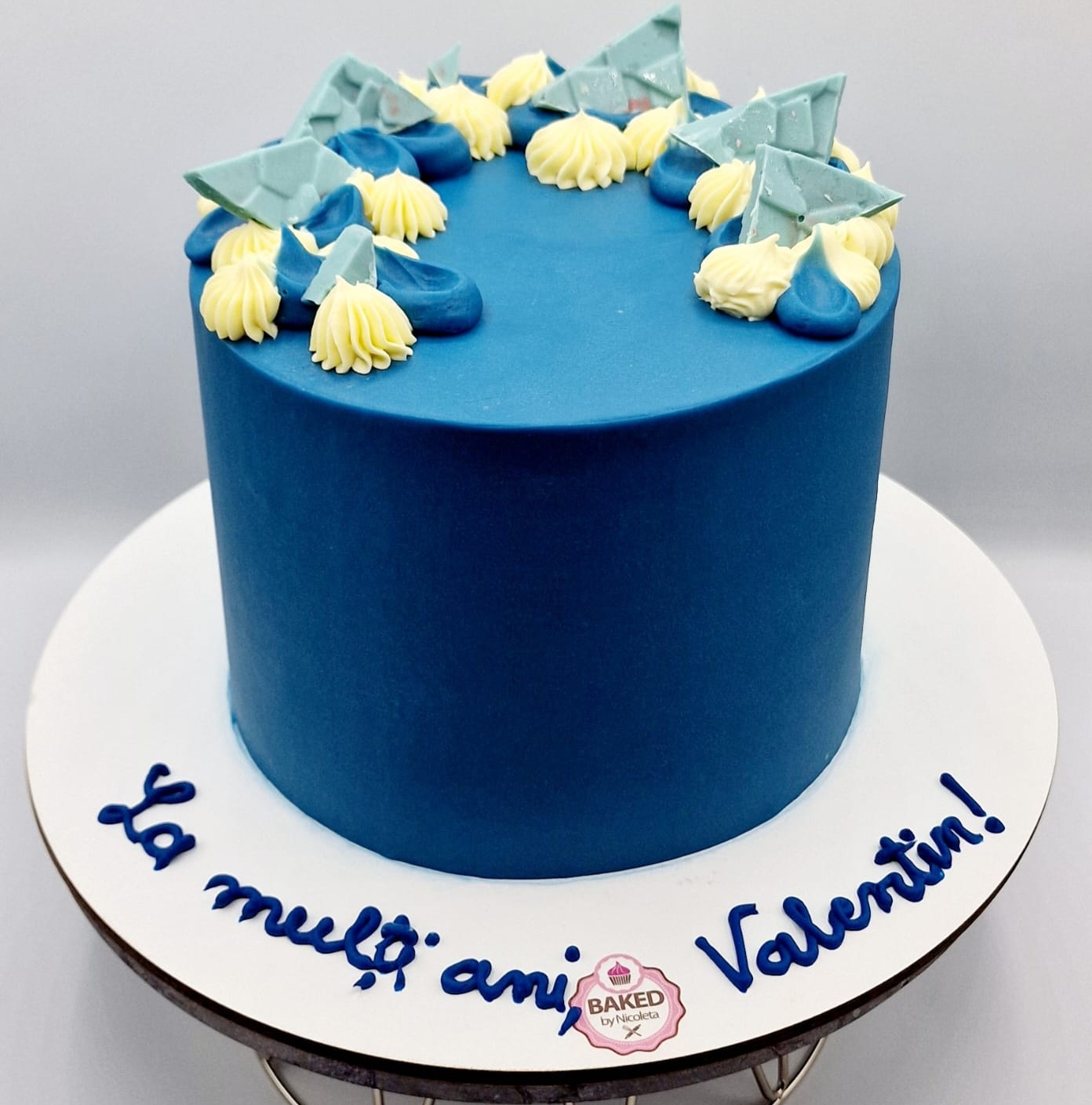 Bespoke custom celebration cake for Gentlemen & Milestones handcrafted by Nicoleta